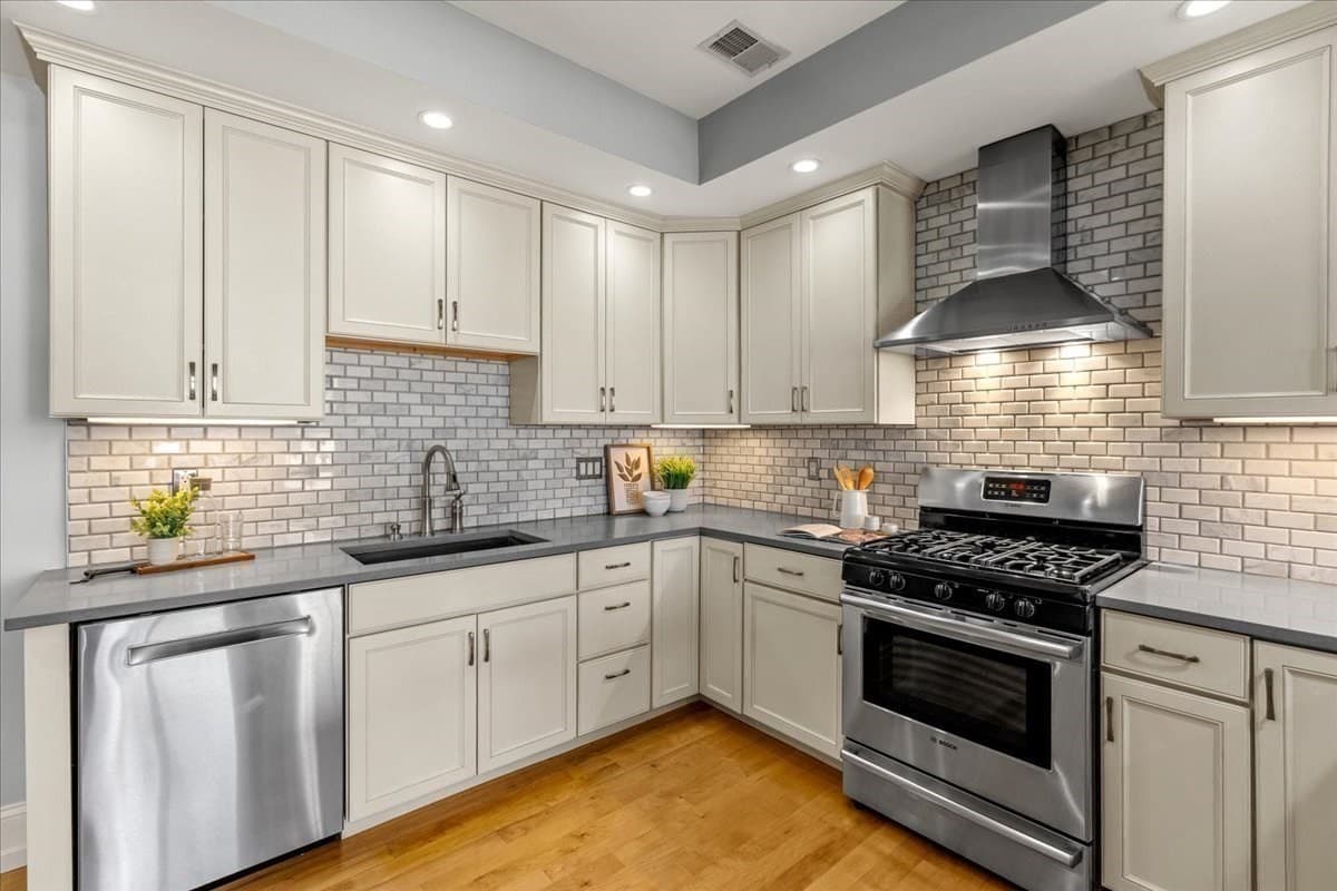 Condominium at 37 P Street # 3, Boston MA 02127, photo 10 of 36