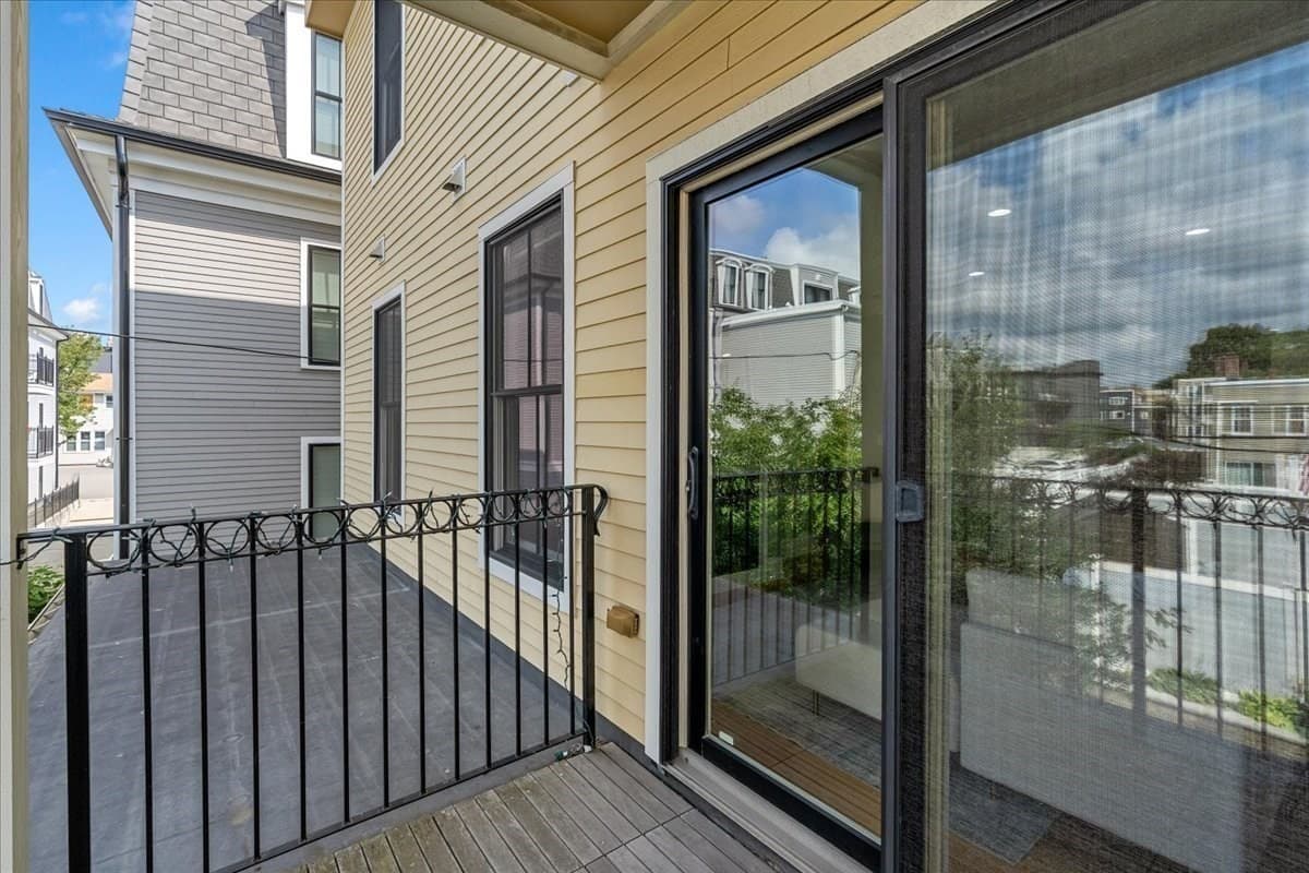 Condominium at 37 P Street # 3, Boston MA 02127, photo 33 of 36