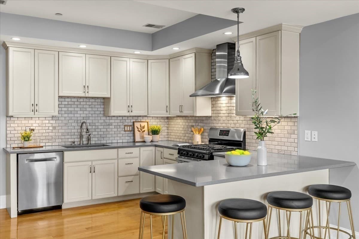 Condominium at 37 P Street # 3, Boston MA 02127, photo 14 of 36