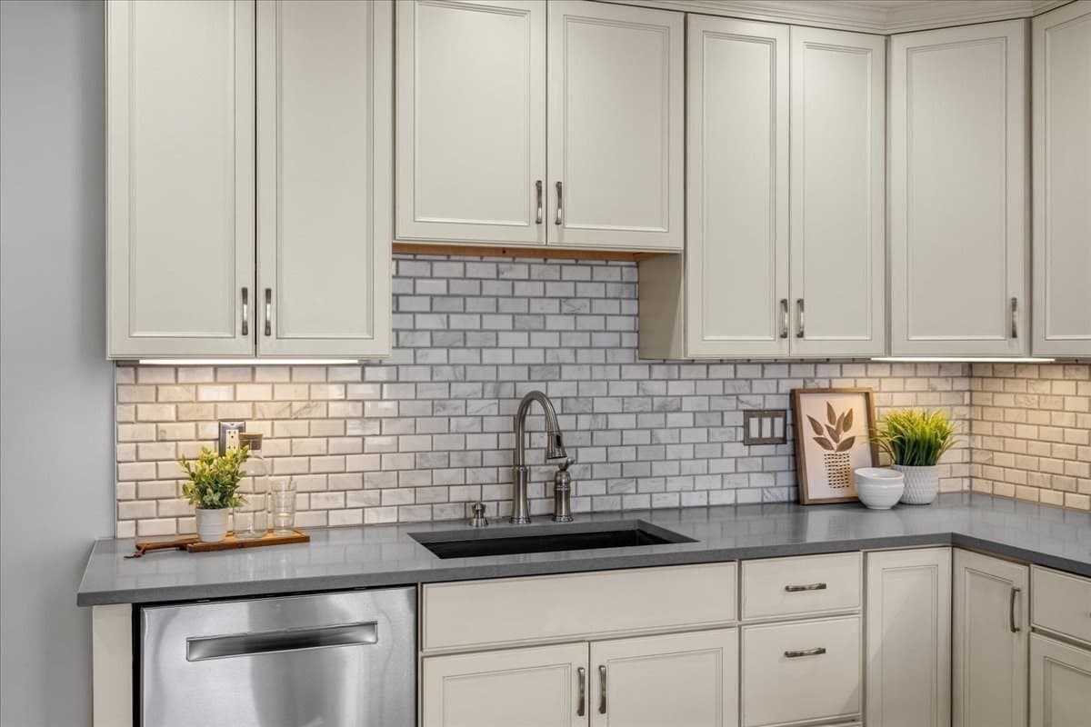 Condominium at 37 P Street # 3, Boston MA 02127, photo 11 of 36