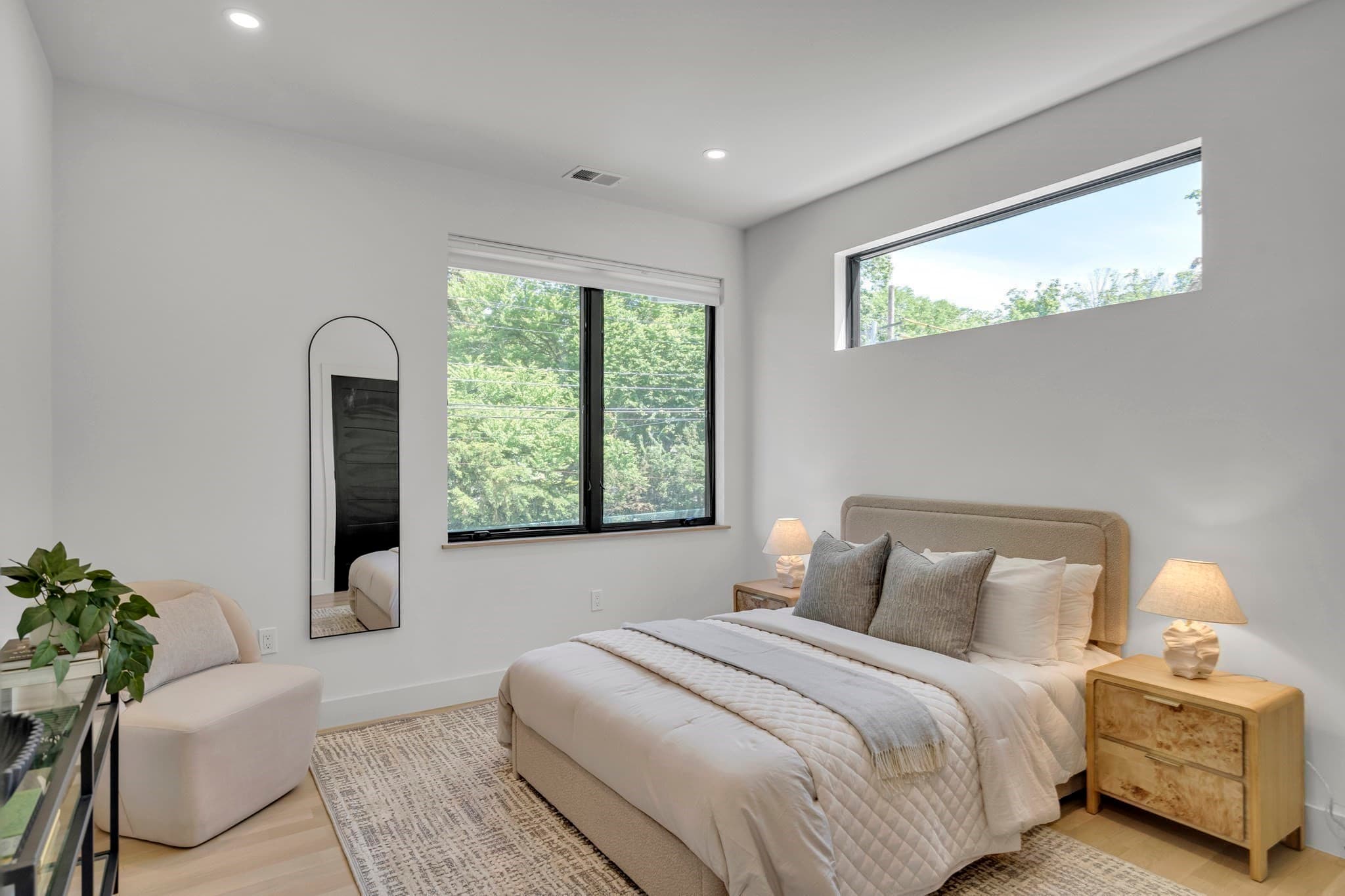 Condominium at 1242 Beacon St # 1242, Newton MA 02468, Newton, photo 17 of 26