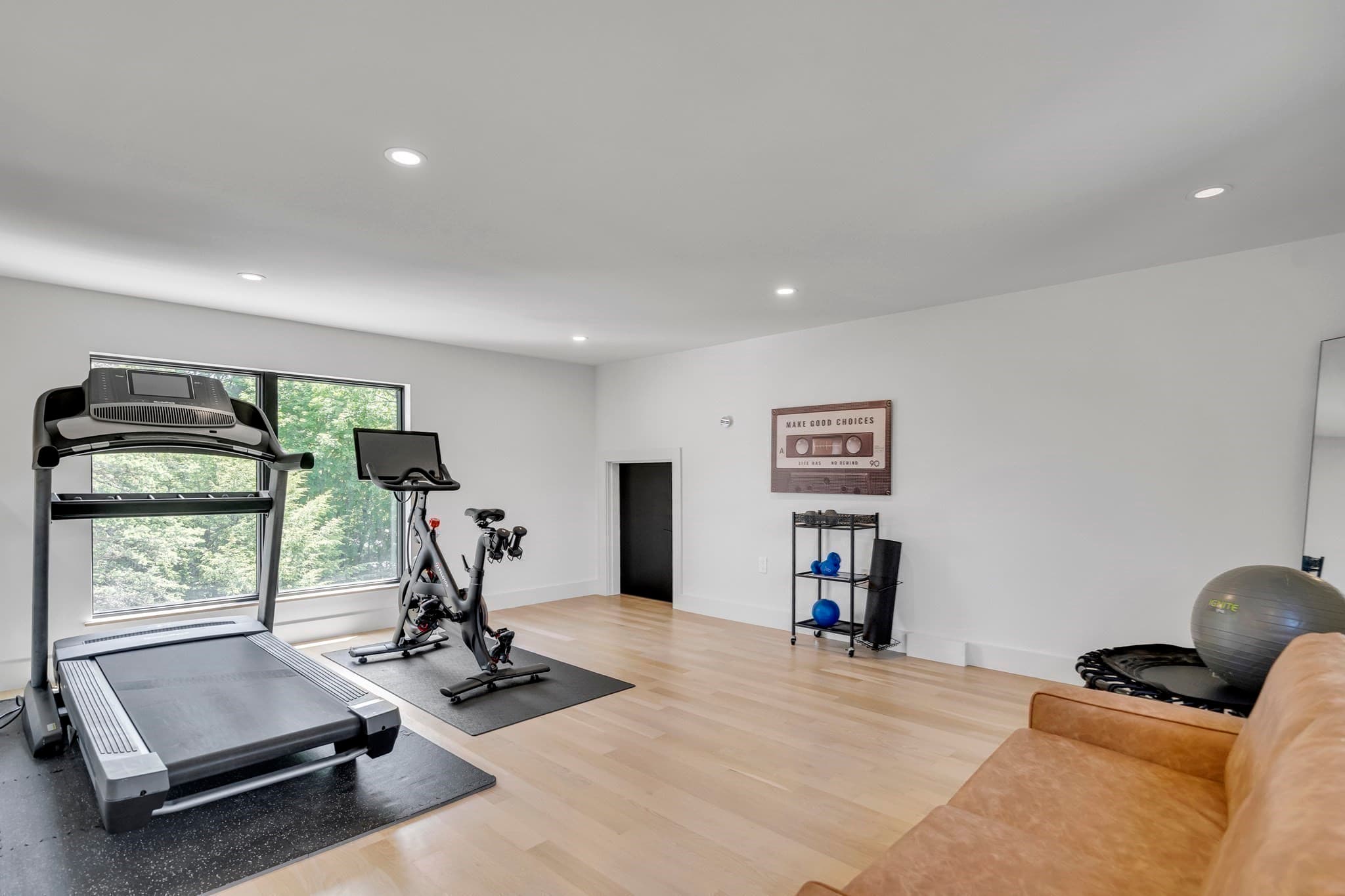 Condominium at 1242 Beacon St # 1242, Newton MA 02468, Newton, photo 19 of 26