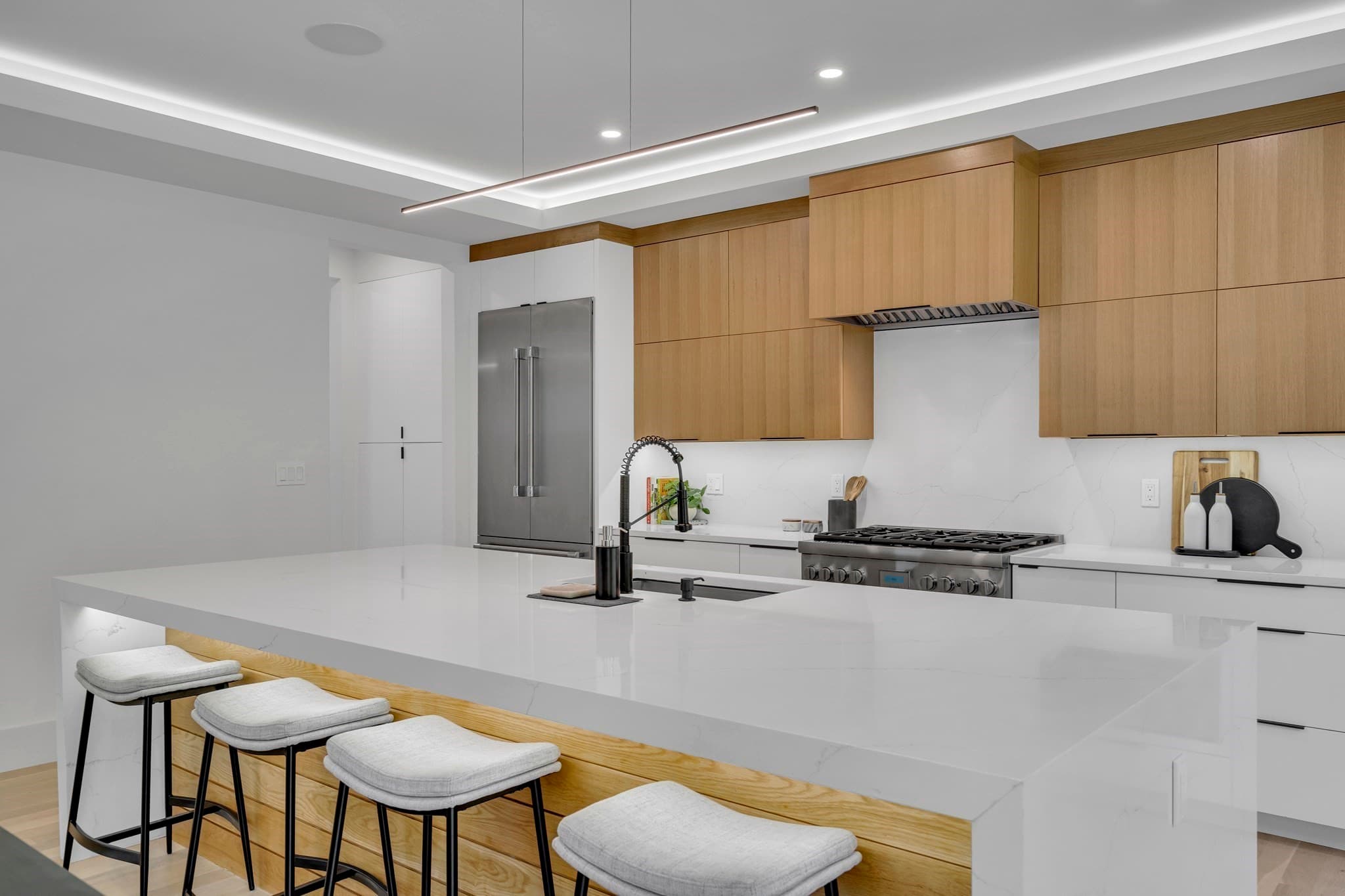 Condominium at 1242 Beacon St # 1242, Newton MA 02468, Newton, photo 4 of 26