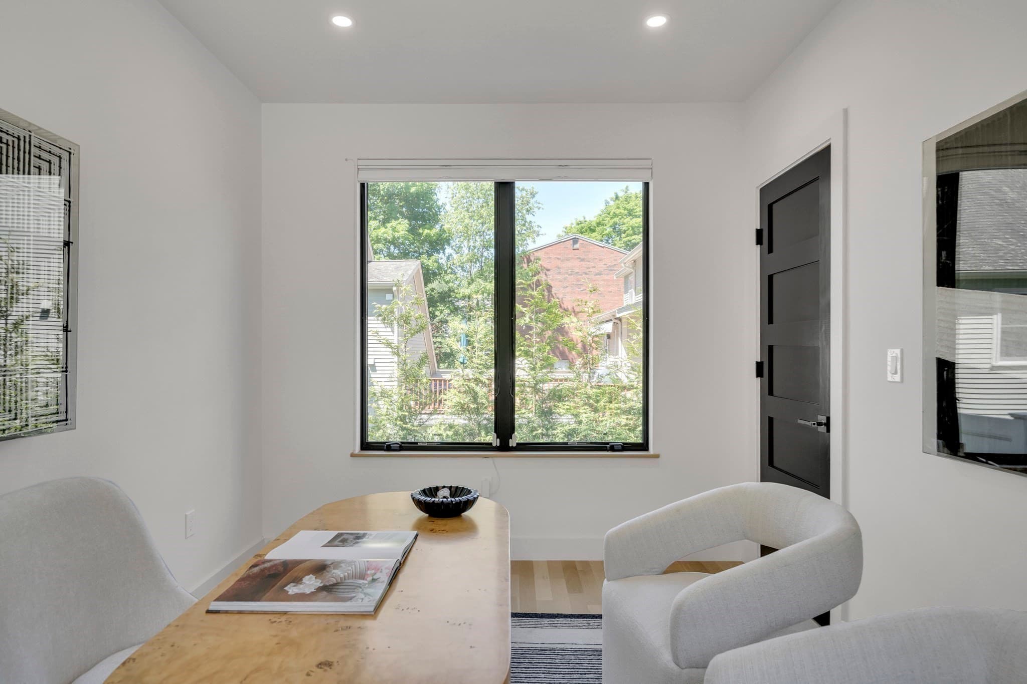 Condominium at 1242 Beacon St # 1242, Newton MA 02468, Newton, photo 8 of 26