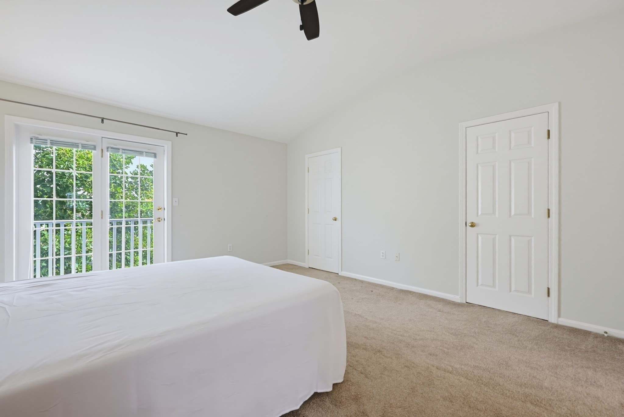 Condominium at 15 Kings Way # 4, Waltham MA 02451, photo 23 of 39