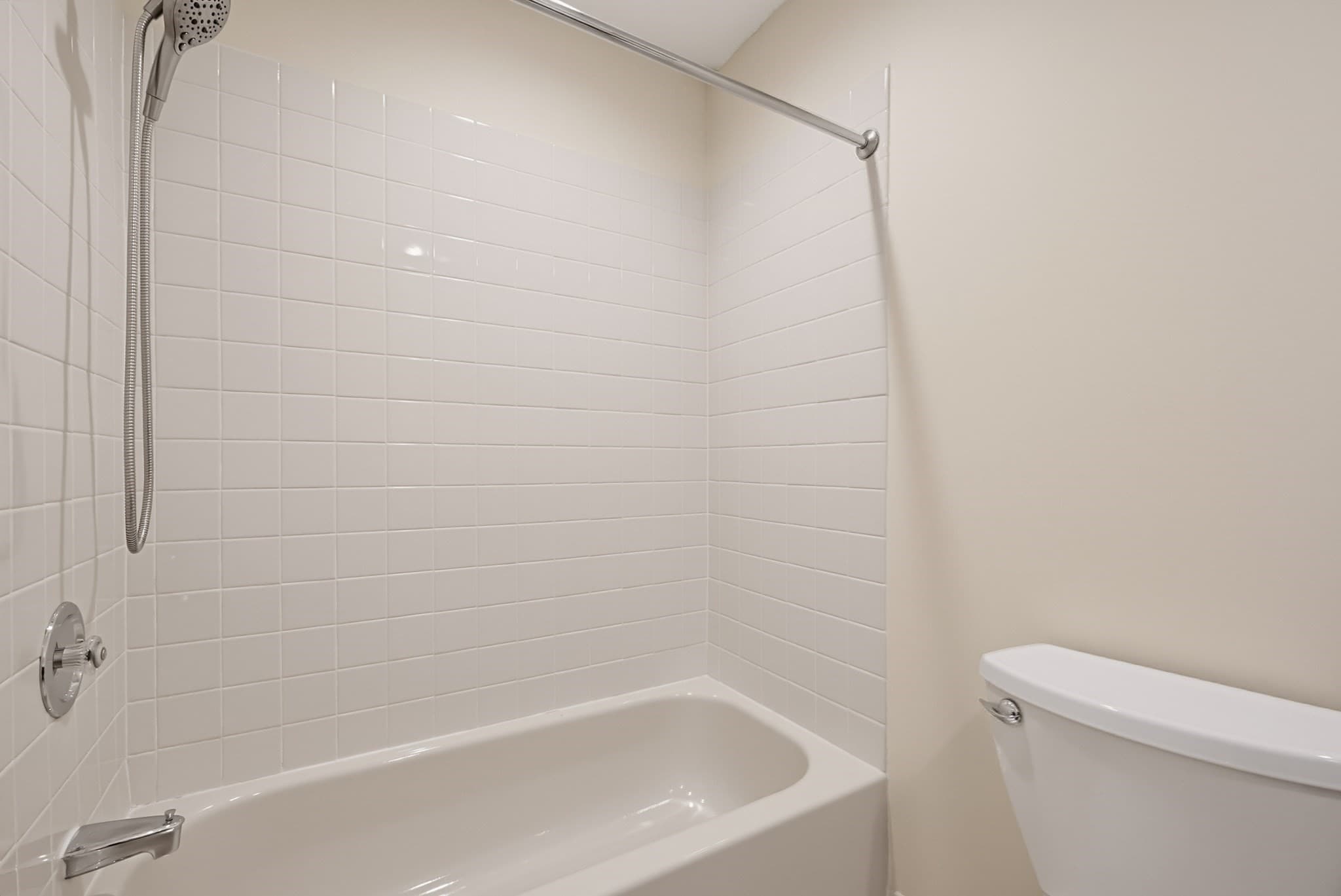 Condominium at 15 Kings Way # 4, Waltham MA 02451, photo 33 of 39