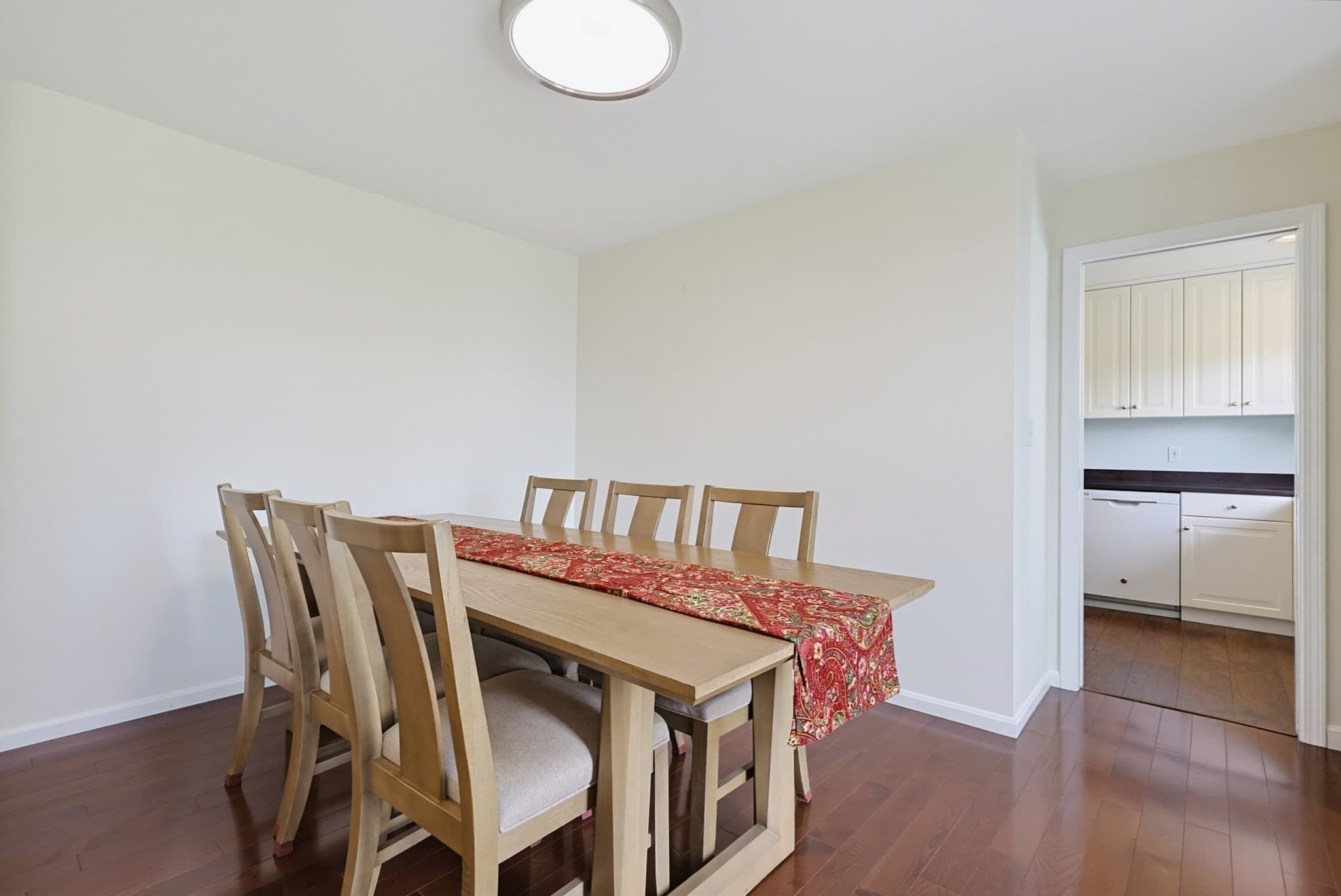 Condominium at 15 Kings Way # 4, Waltham MA 02451, photo 15 of 39