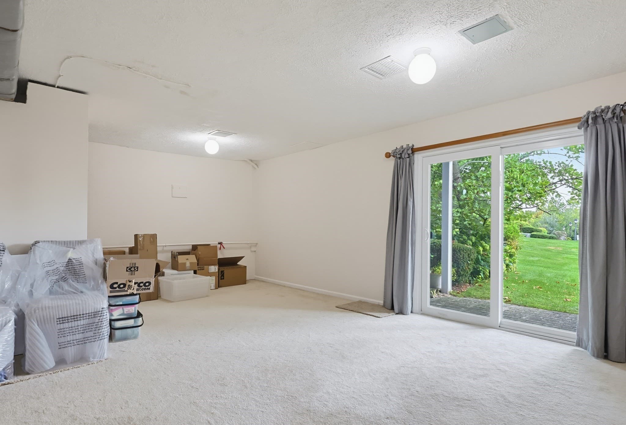 Condominium at 15 Kings Way # 4, Waltham MA 02451, photo 35 of 39