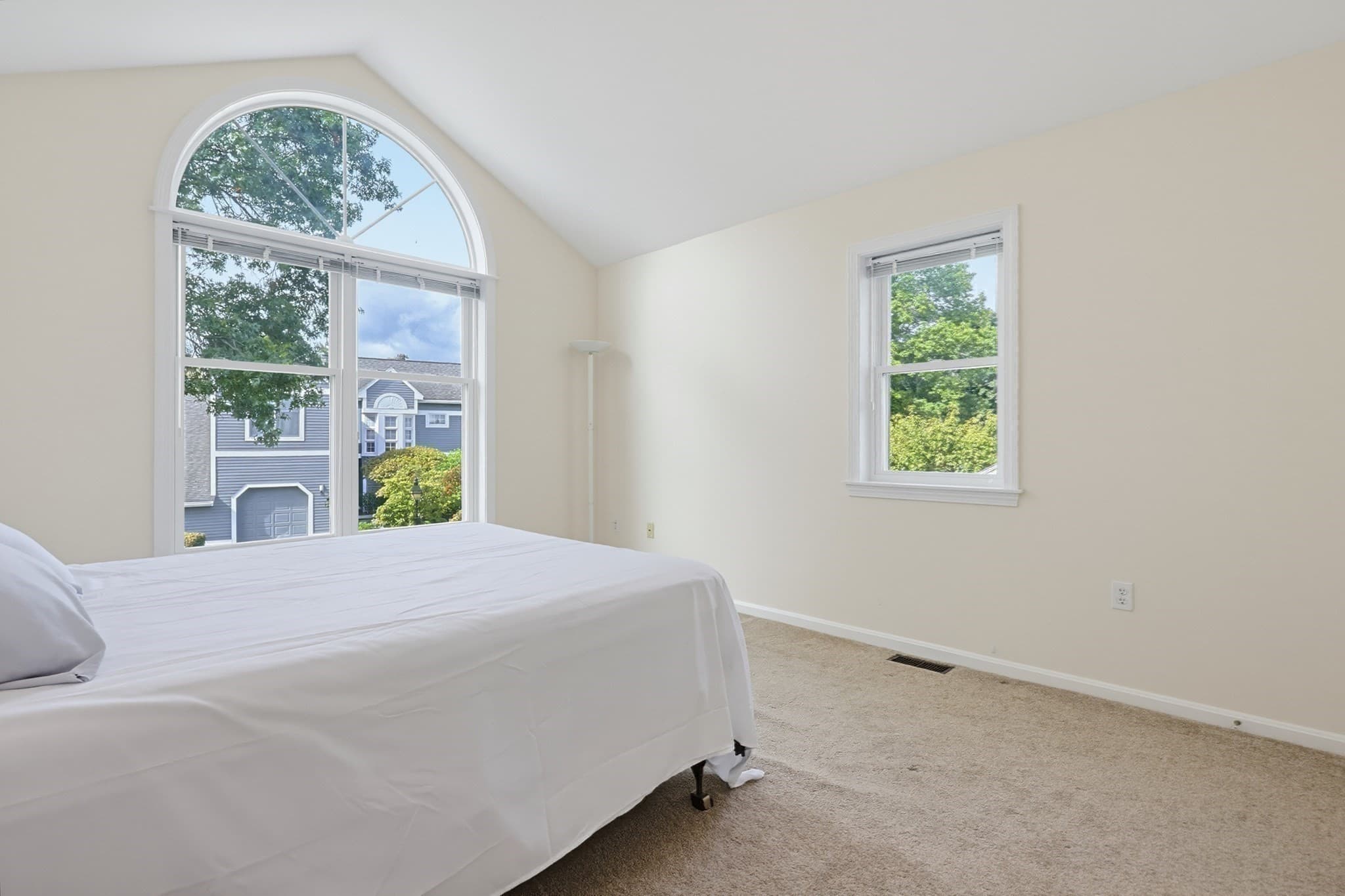 Condominium at 15 Kings Way # 4, Waltham MA 02451, photo 31 of 39