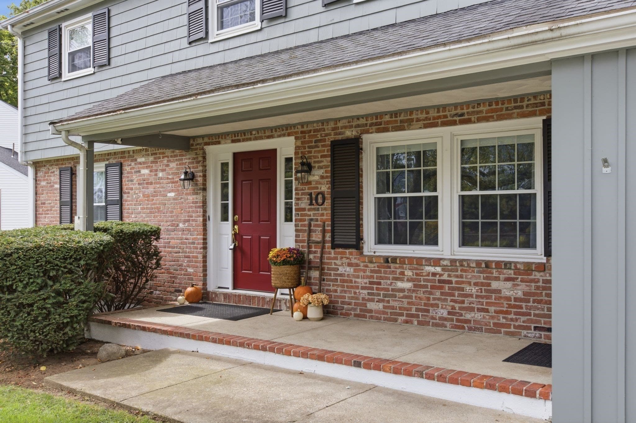 Single Family Residence at 10 Red Gate Ln, Reading MA 01867, Reading, photo 3 of 41