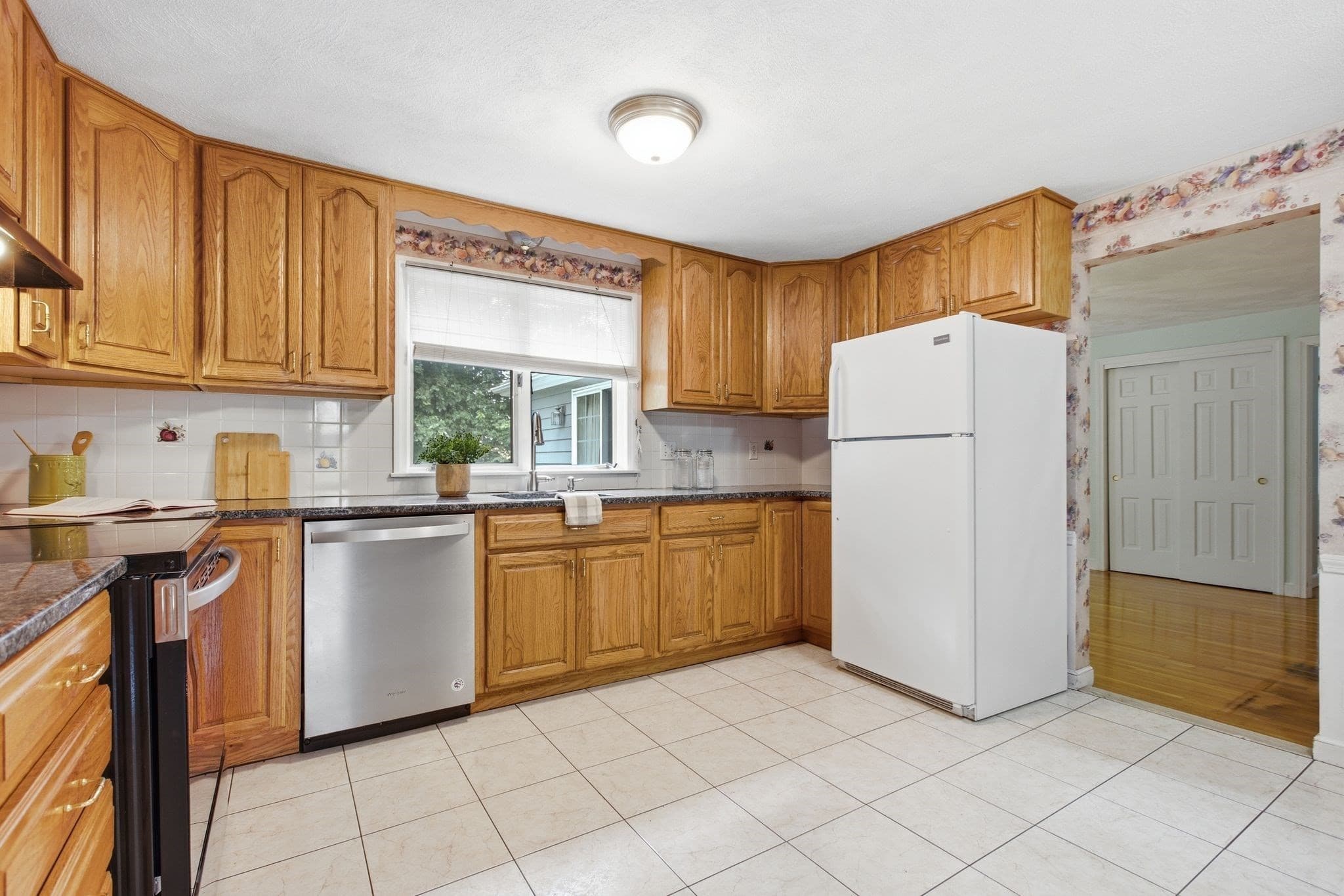 Single Family Residence at 10 Red Gate Ln, Reading MA 01867, Reading, photo 14 of 41