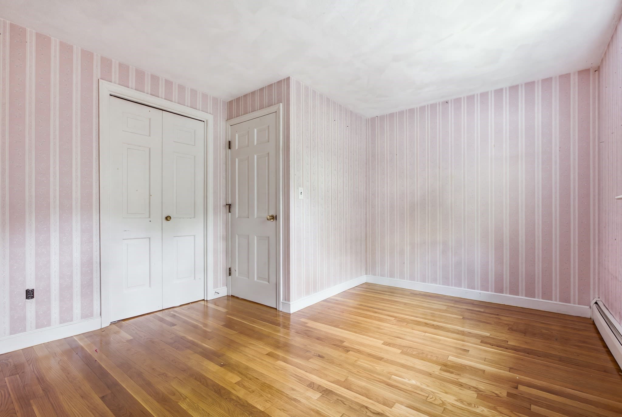 Single Family Residence at 10 Red Gate Ln, Reading MA 01867, Reading, photo 37 of 41