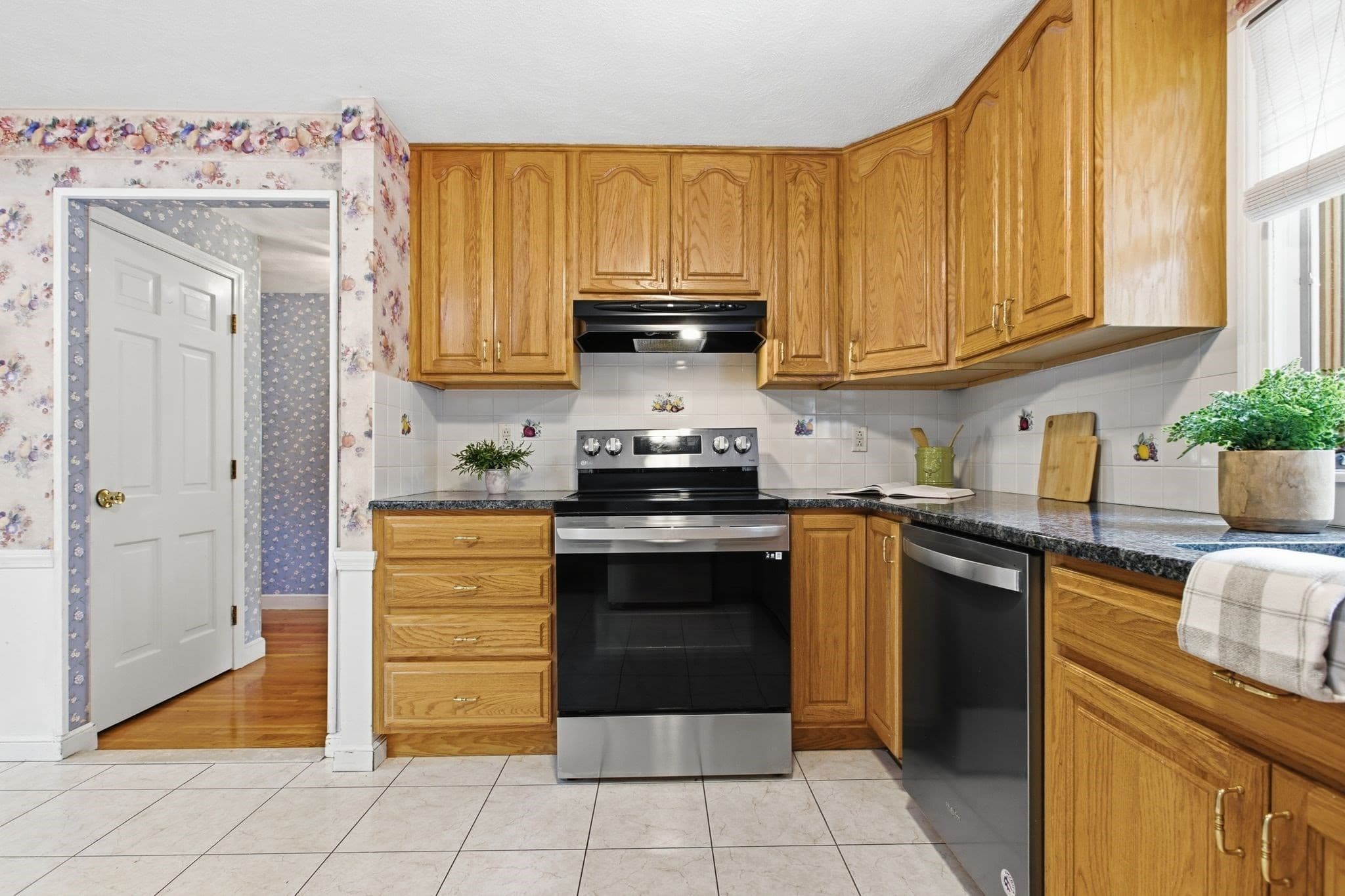 Single Family Residence at 10 Red Gate Ln, Reading MA 01867, Reading, photo 15 of 41
