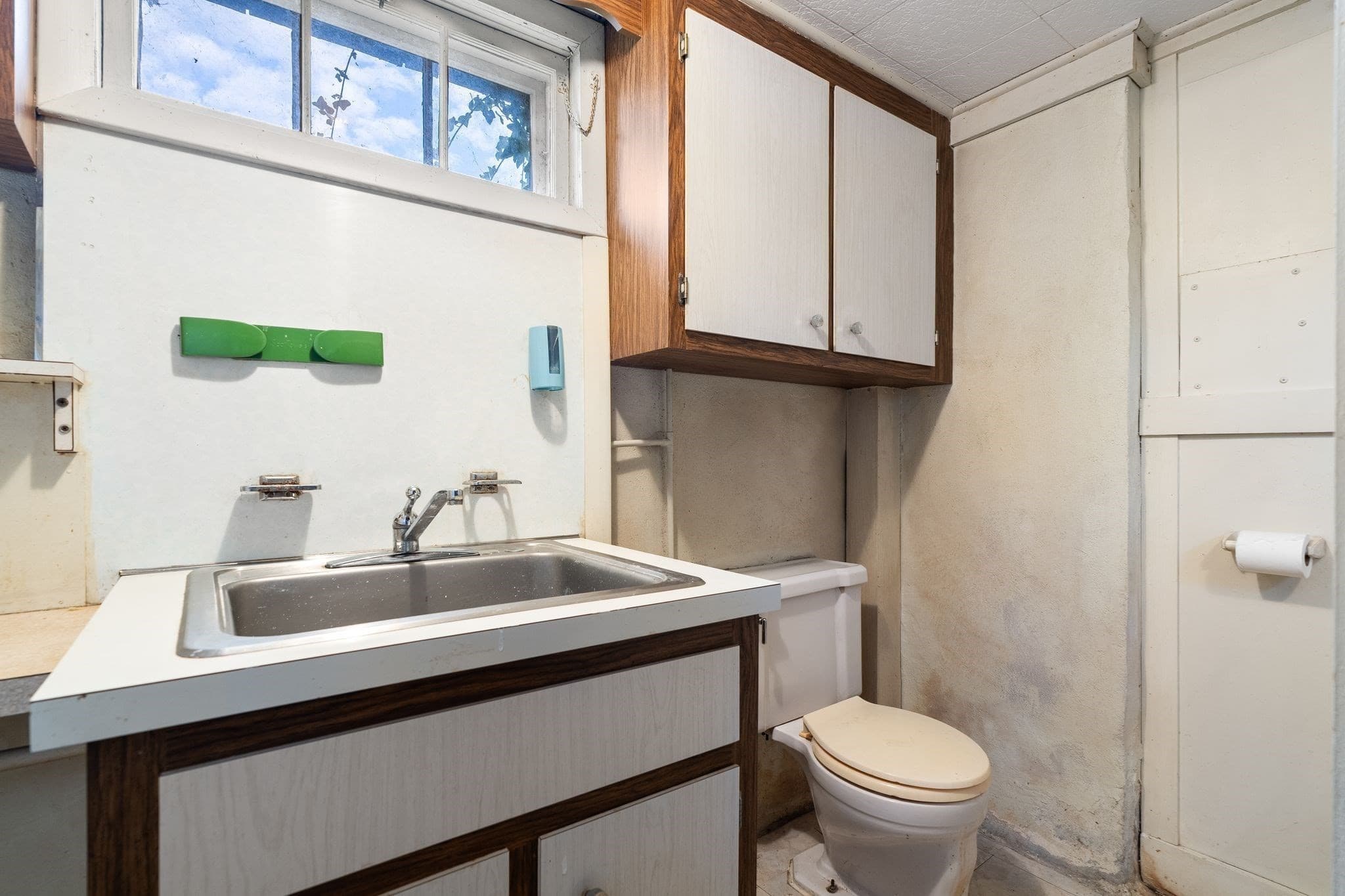 Single Family Residence at 140 Wilson St, Brockton MA 02301, Brockton, photo 32 of 39
