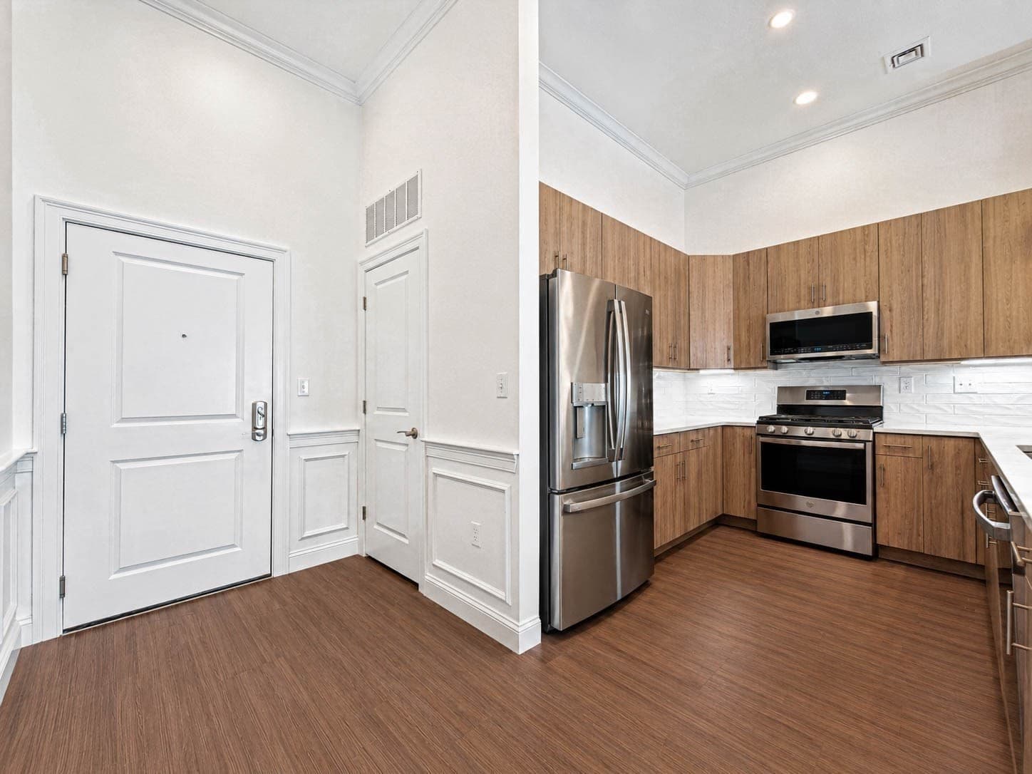 Condominium at 320 Middlesex Ave # F406, Medford MA 02155, Medford, photo 4 of 33