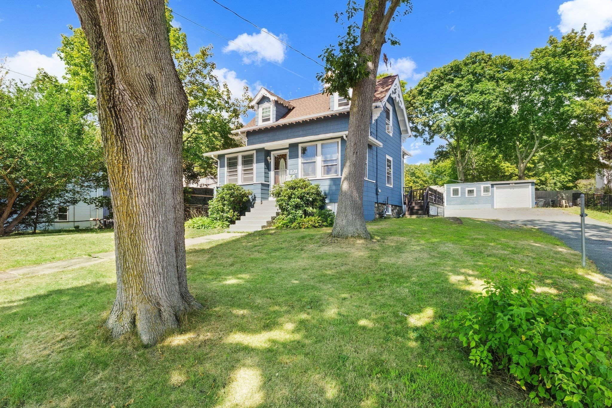 Single Family Residence at 121 Bridge St, Beverly MA 01915, Beverly, photo 2 of 38