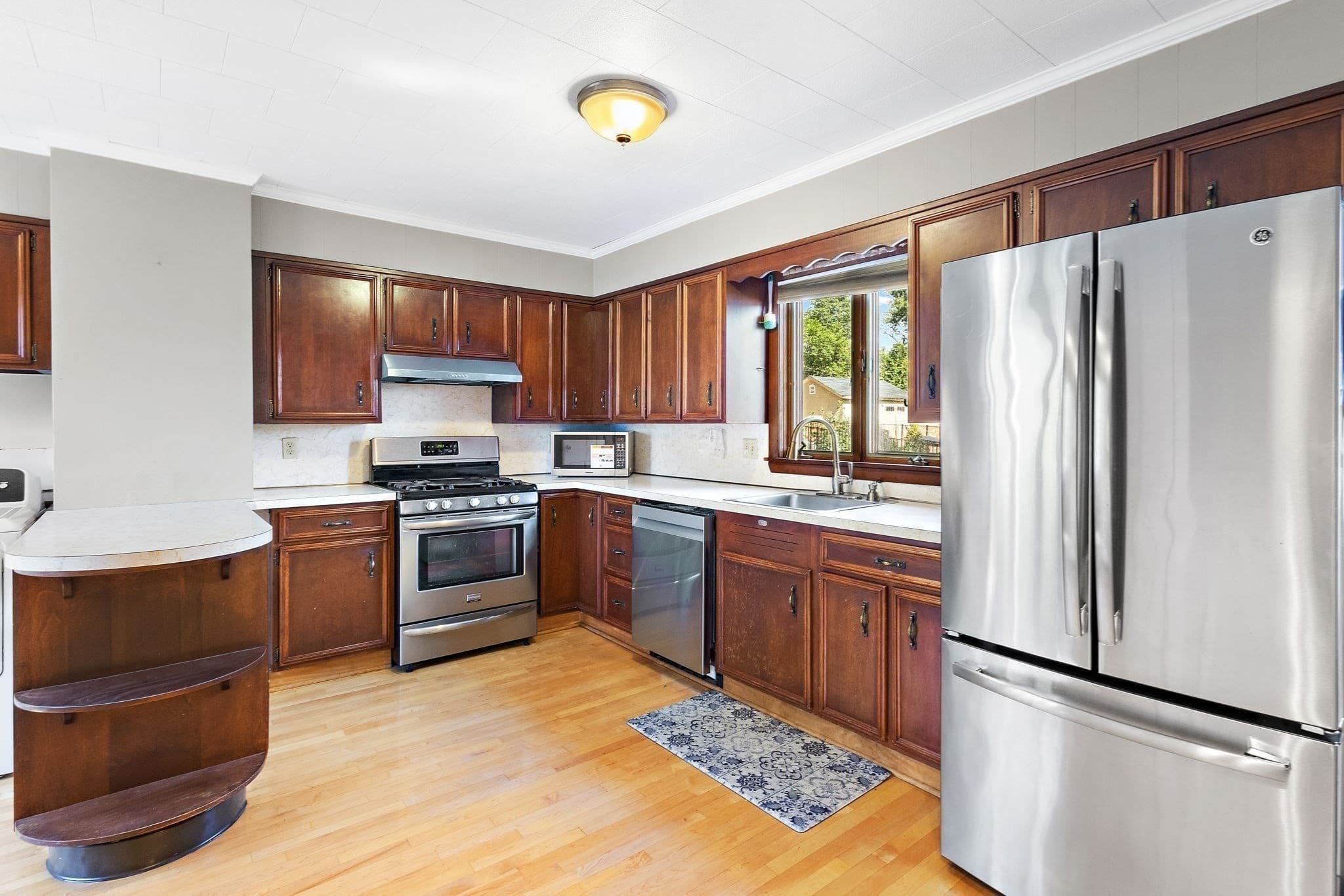 Single Family Residence at 121 Bridge St, Beverly MA 01915, Beverly, photo 17 of 38