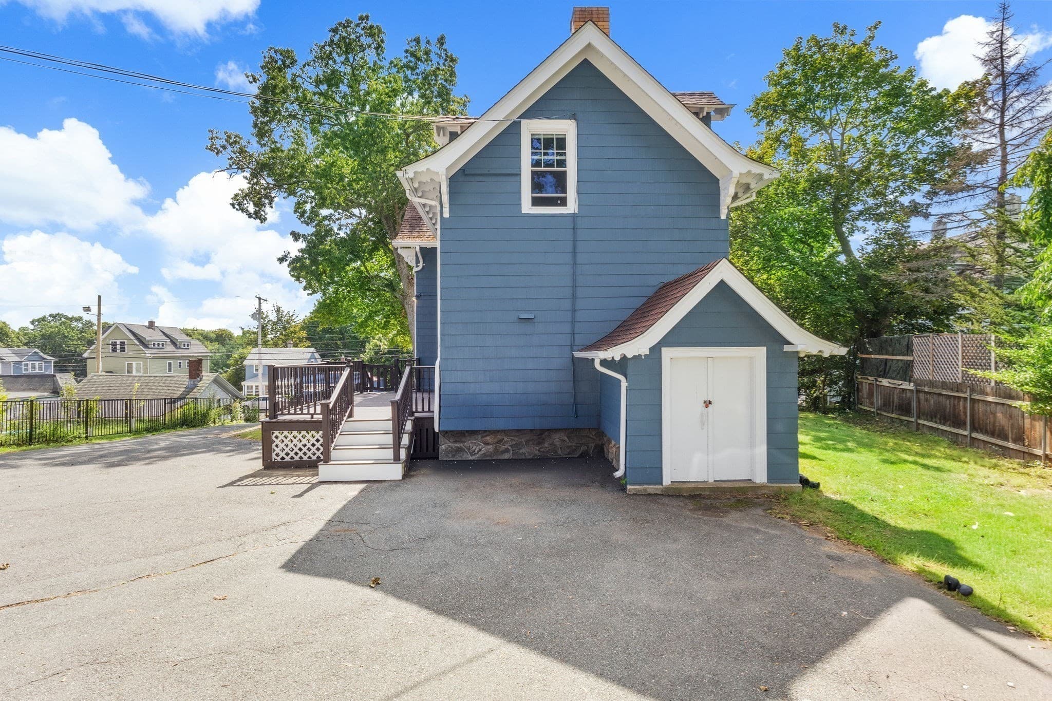 Single Family Residence at 121 Bridge St, Beverly MA 01915, Beverly, photo 7 of 38