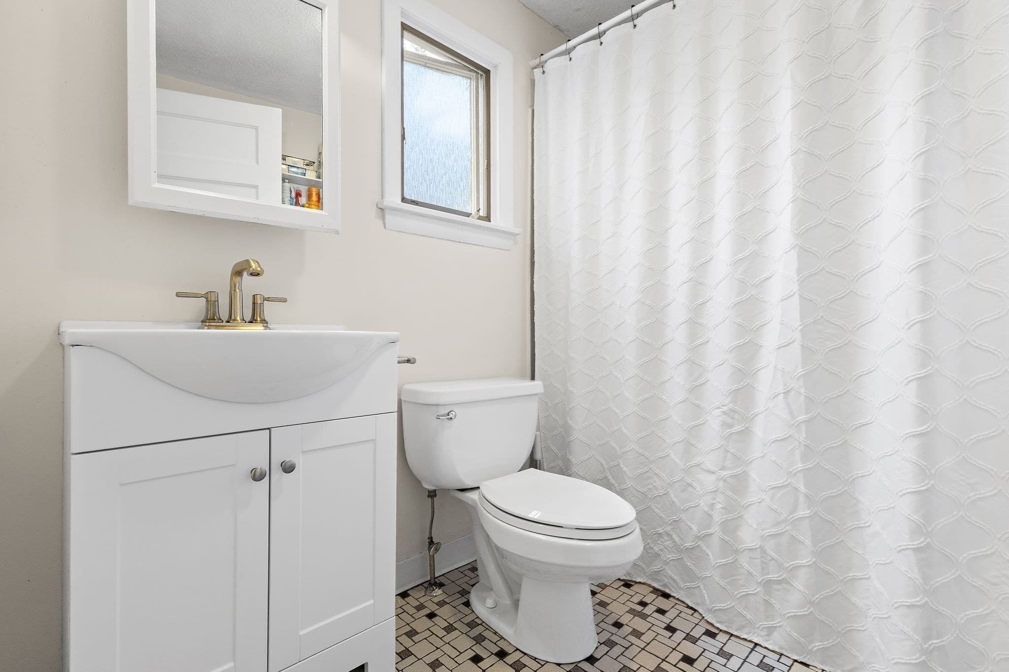 Single Family Residence at 121 Bridge St, Beverly MA 01915, Beverly, photo 24 of 38