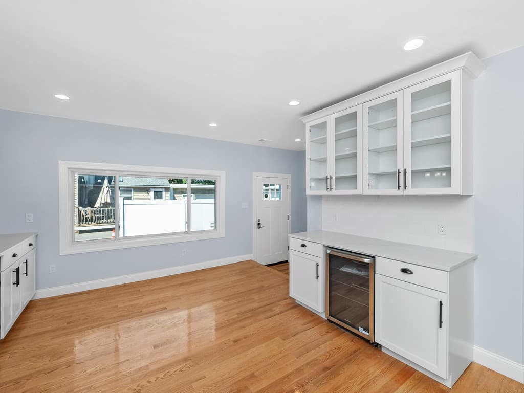 Condominium at 28 Ash Street # 1, Waltham MA 02453, Waltham, photo 6 of 41