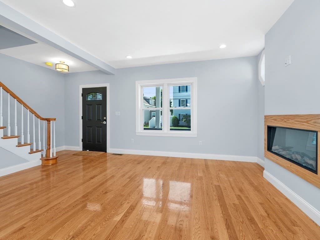 Condominium at 28 Ash Street # 1, Waltham MA 02453, Waltham, photo 9 of 41