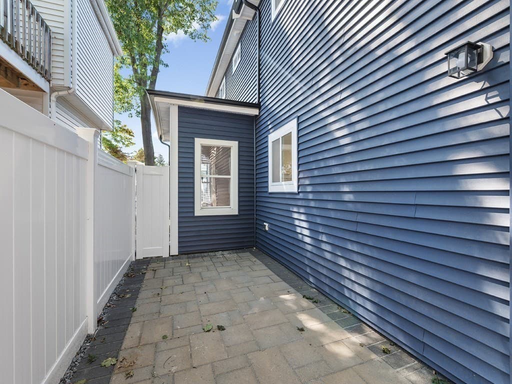 Condominium at 28 Ash Street # 1, Waltham MA 02453, Waltham, photo 35 of 41