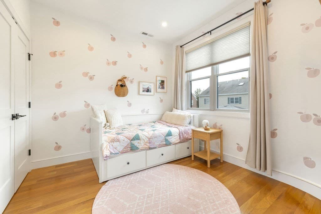 Condominium at 167 Chapel St # 167, Newton MA 02458, photo 12 of 33