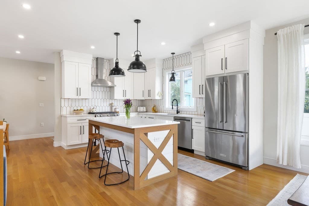 Condominium at 167 Chapel St # 167, Newton MA 02458, photo 3 of 33