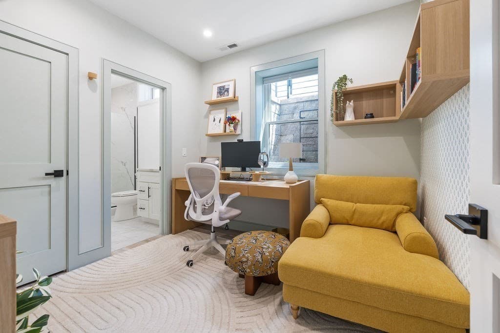 Condominium at 167 Chapel St # 167, Newton MA 02458, photo 20 of 33