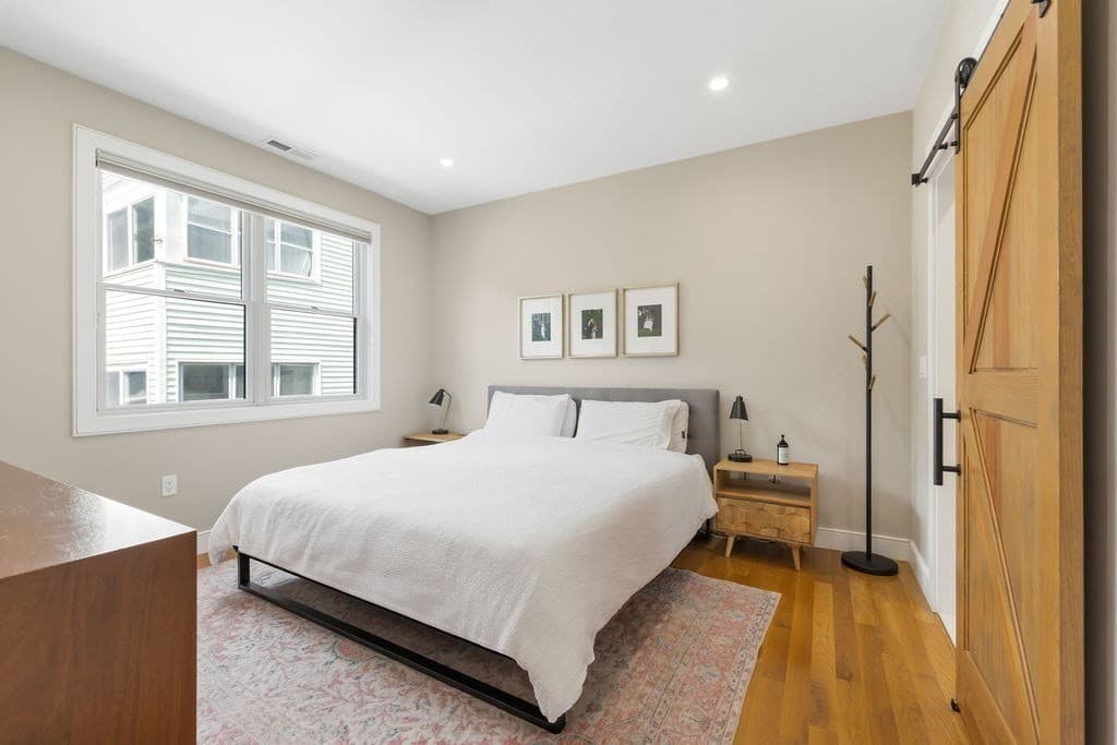 Condominium at 167 Chapel St # 167, Newton MA 02458, photo 9 of 33