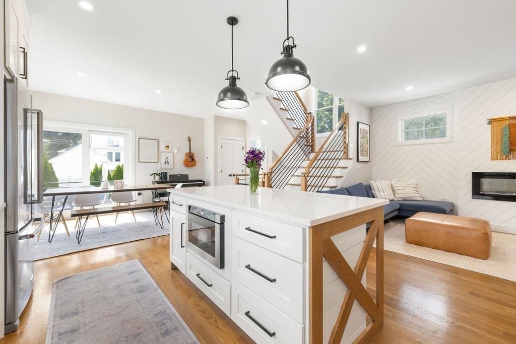 Condominium at 167 Chapel St # 167, Newton MA 02458, photo 4 of 33