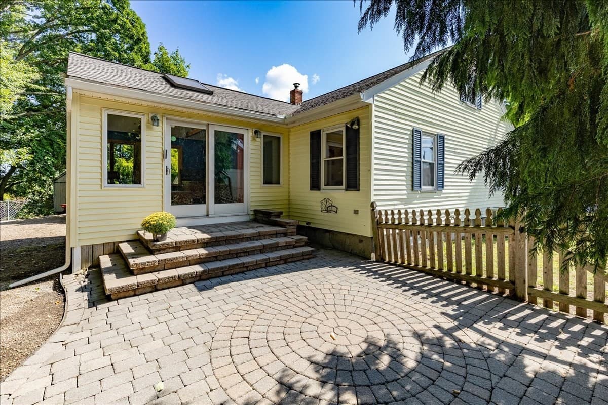 Single Family Residence at 43 Crestwood Cir, Lawrence MA 01843, Lawrence, photo 22 of 24