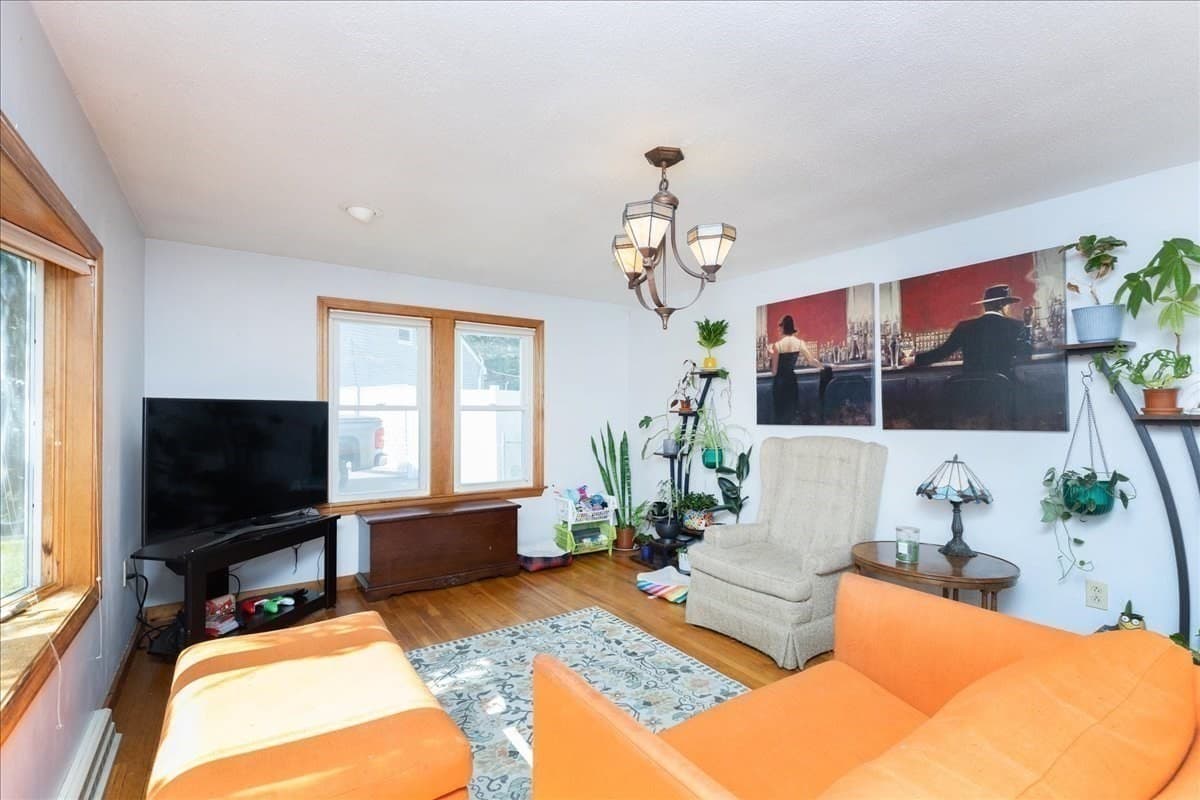 Single Family Residence at 43 Crestwood Cir, Lawrence MA 01843, Lawrence, photo 7 of 24
