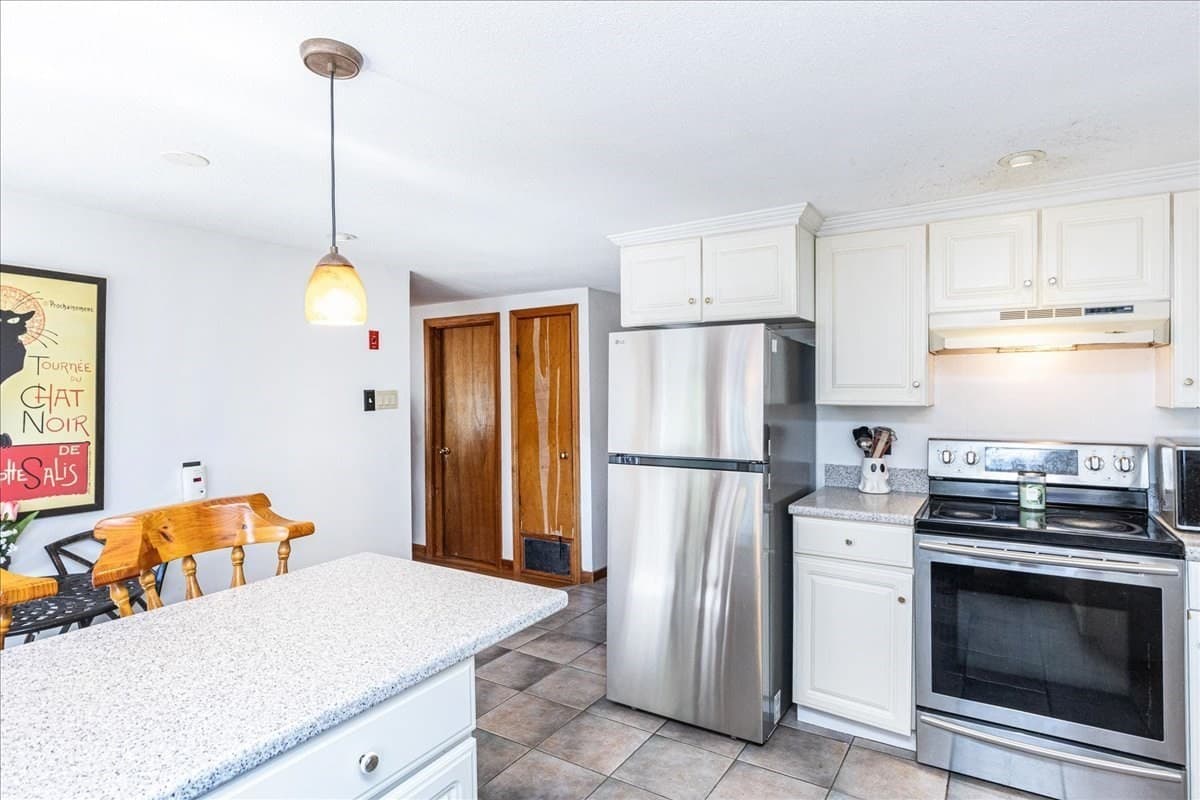 Single Family Residence at 43 Crestwood Cir, Lawrence MA 01843, Lawrence, photo 5 of 24