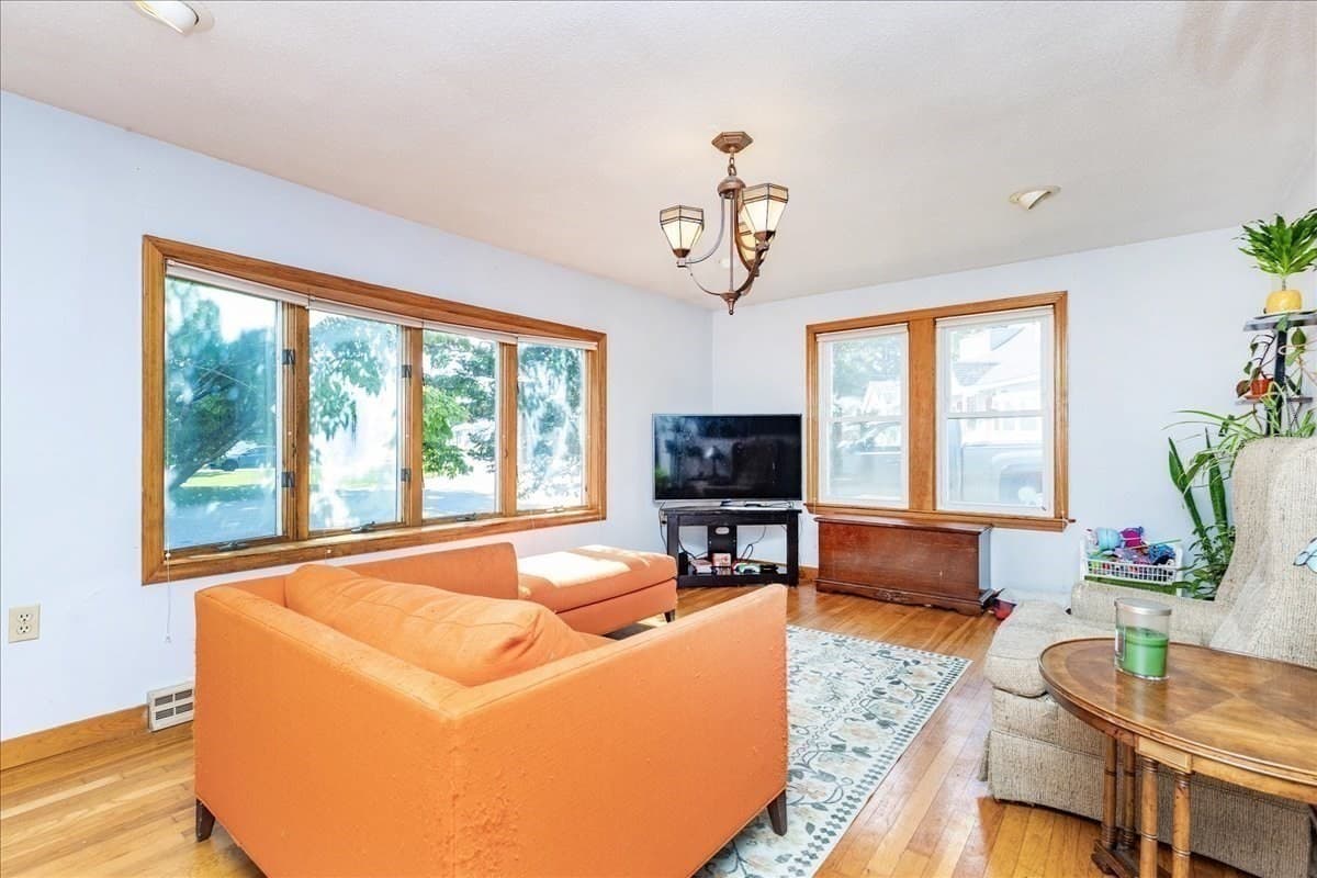 Single Family Residence at 43 Crestwood Cir, Lawrence MA 01843, Lawrence, photo 8 of 24