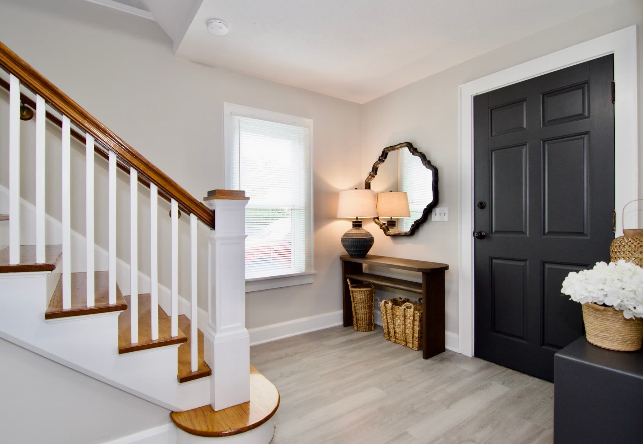 Single Family Residence at 25 Webber St, Springfield MA 01108, Springfield, photo 6 of 42