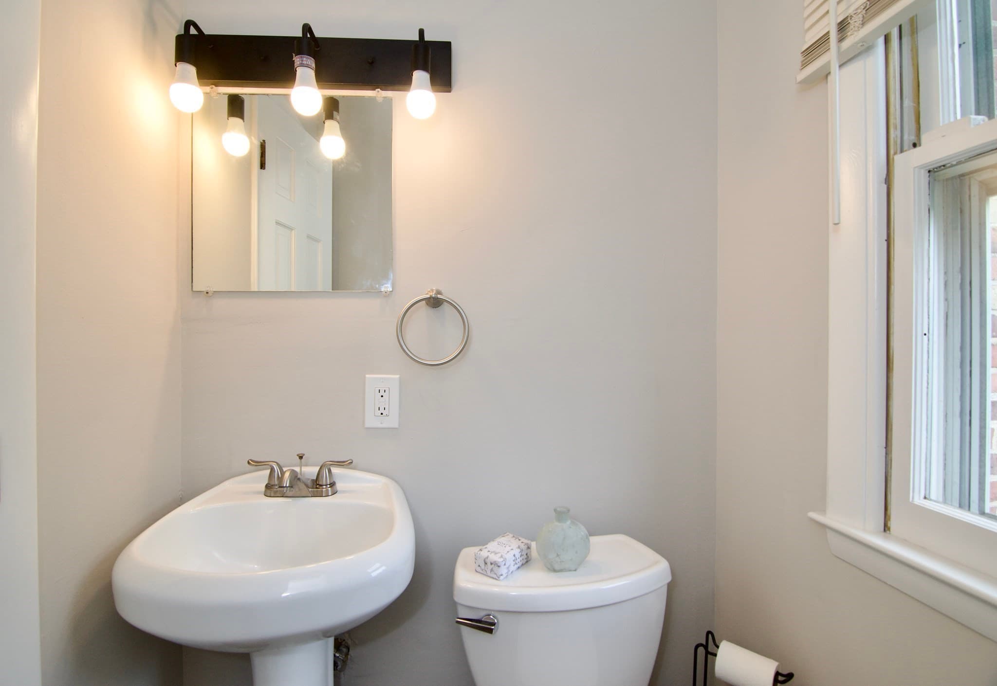 Single Family Residence at 25 Webber St, Springfield MA 01108, Springfield, photo 26 of 42