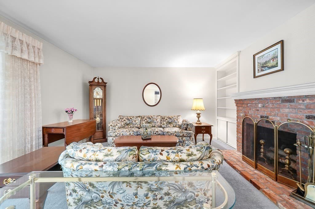 Single Family Residence at 400 Boston Road, Sutton MA 01590, Sutton, photo 9 of 42