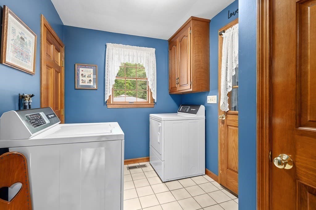 Single Family Residence at 400 Boston Road, Sutton MA 01590, Sutton, photo 18 of 42