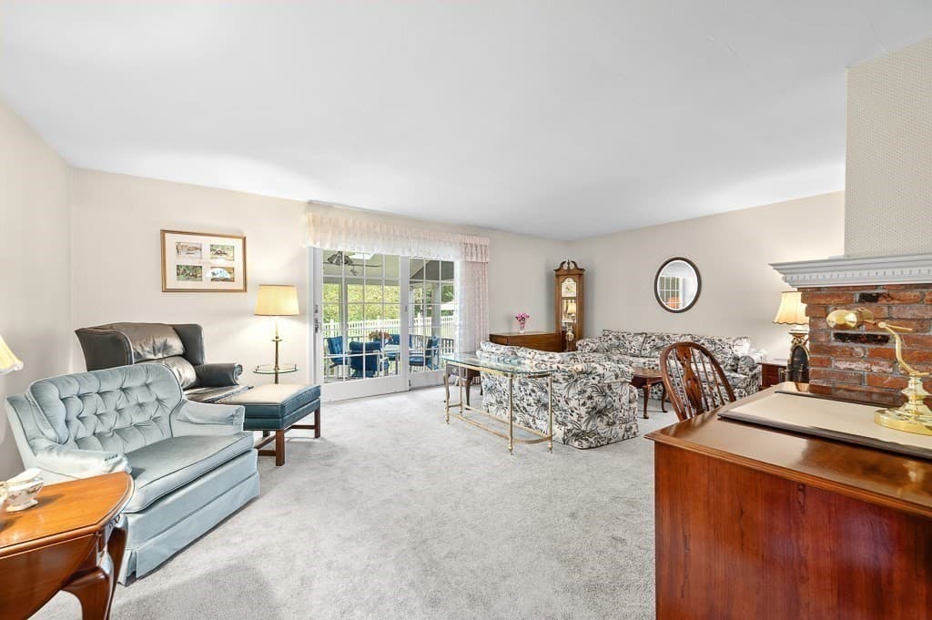 Single Family Residence at 400 Boston Road, Sutton MA 01590, Sutton, photo 8 of 42