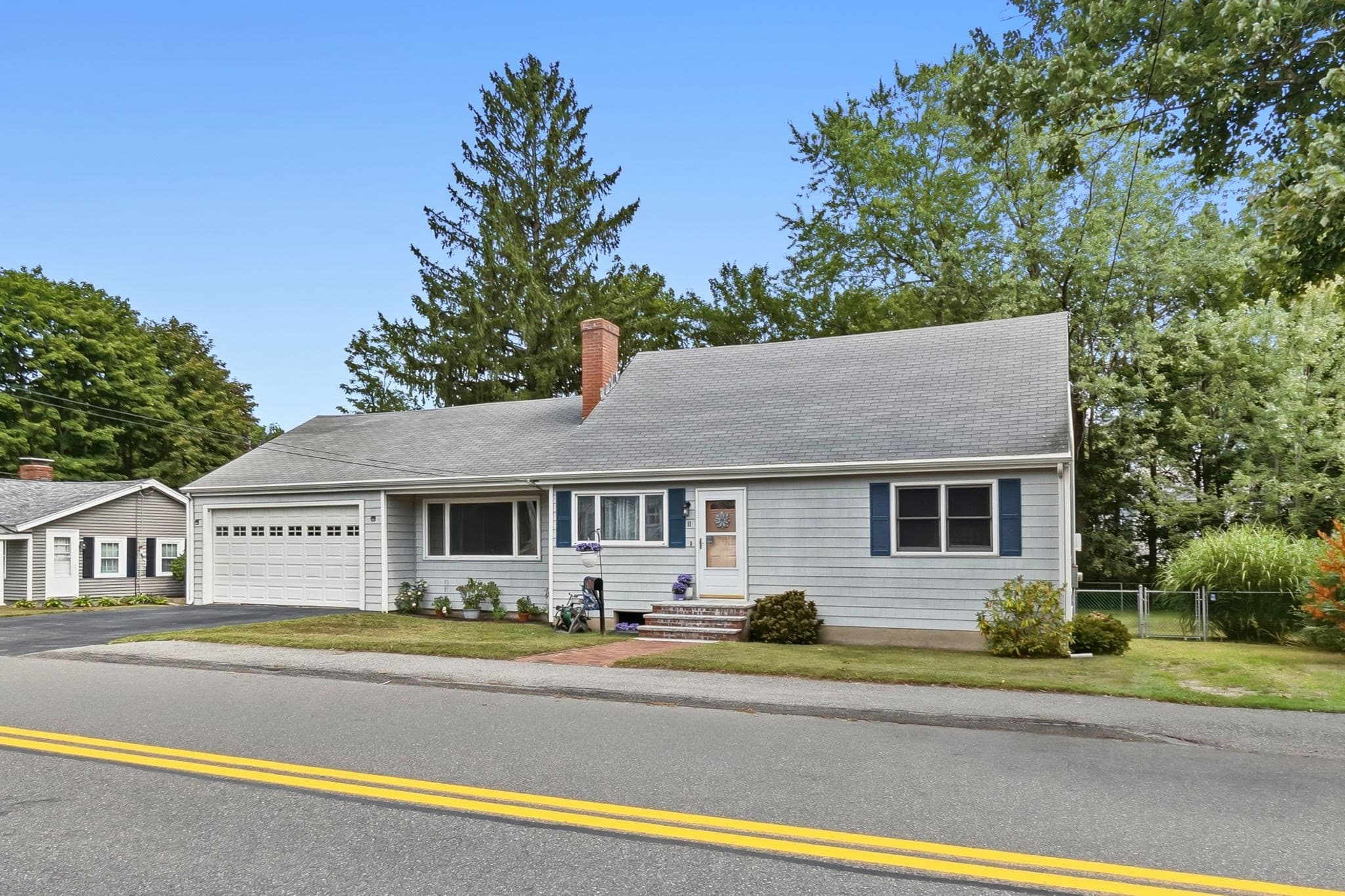 Single Family Residence at 11 Grover St, Beverly MA 01915, Beverly, photo 3 of 36