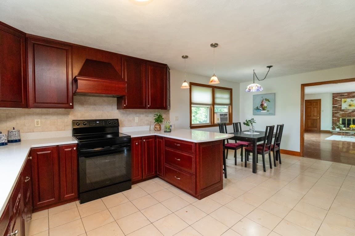 Single Family Residence at 2 Mccarthy Dr, Burlington MA 01803, Burlington, photo 16 of 42