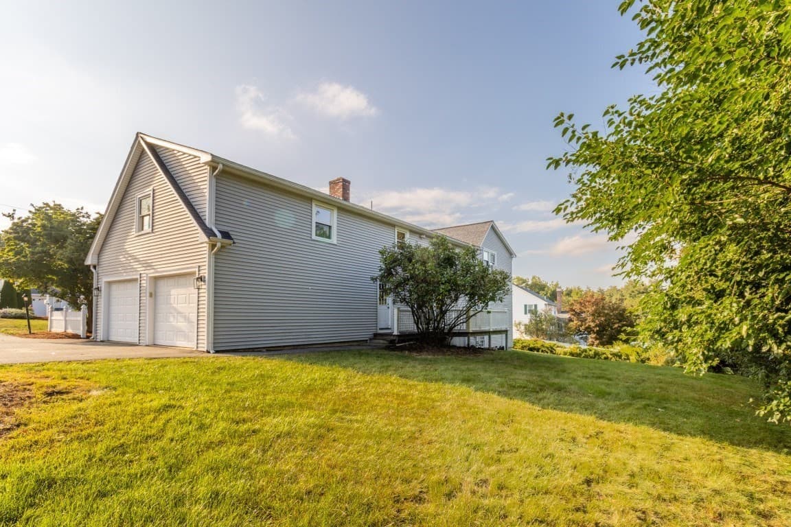 Single Family Residence at 2 Mccarthy Dr, Burlington MA 01803, Burlington, photo 3 of 42