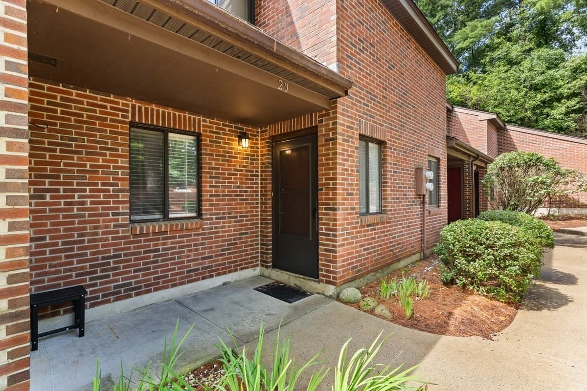 20 Highwood Dr # 20, Franklin MA 02038