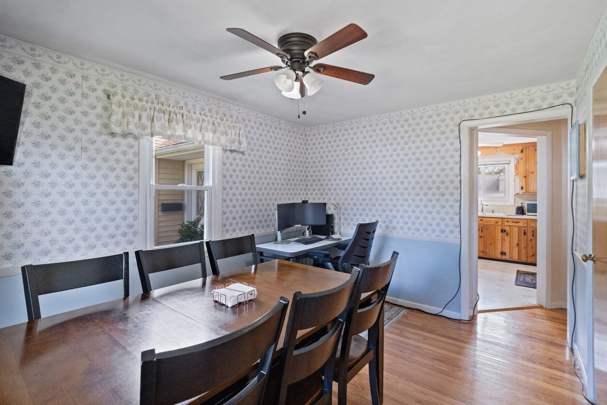 Single Family Residence at 389 Abbott St, Springfield MA 01118, Springfield, photo 6 of 37