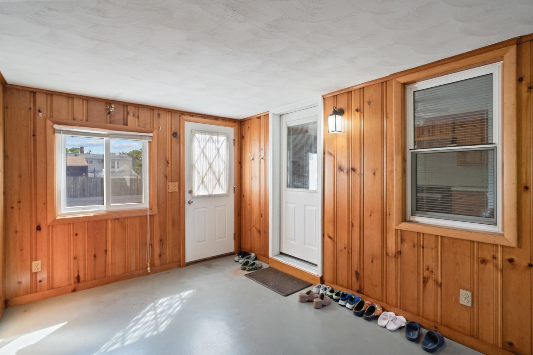 Single Family Residence at 389 Abbott St, Springfield MA 01118, Springfield, photo 26 of 37