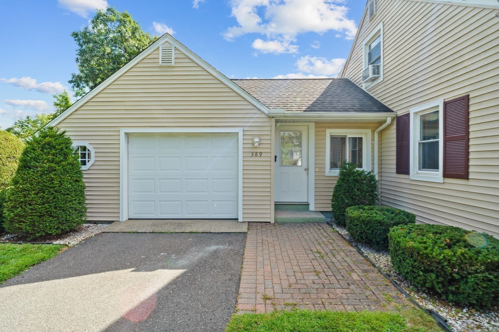 Single Family Residence at 389 Abbott St, Springfield MA 01118, Springfield, photo 34 of 37