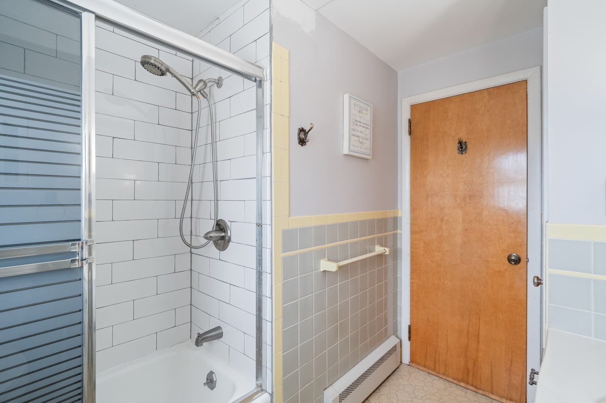 Single Family Residence at 389 Abbott St, Springfield MA 01118, Springfield, photo 11 of 37