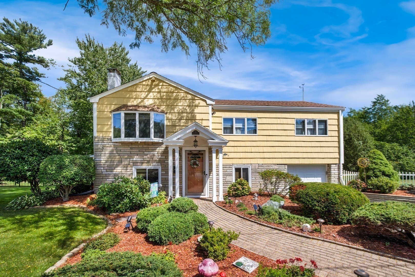 Single Family Residence at 12 Carpenter Road, Lynnfield MA 01940, Lynnfield, photo 2 of 40