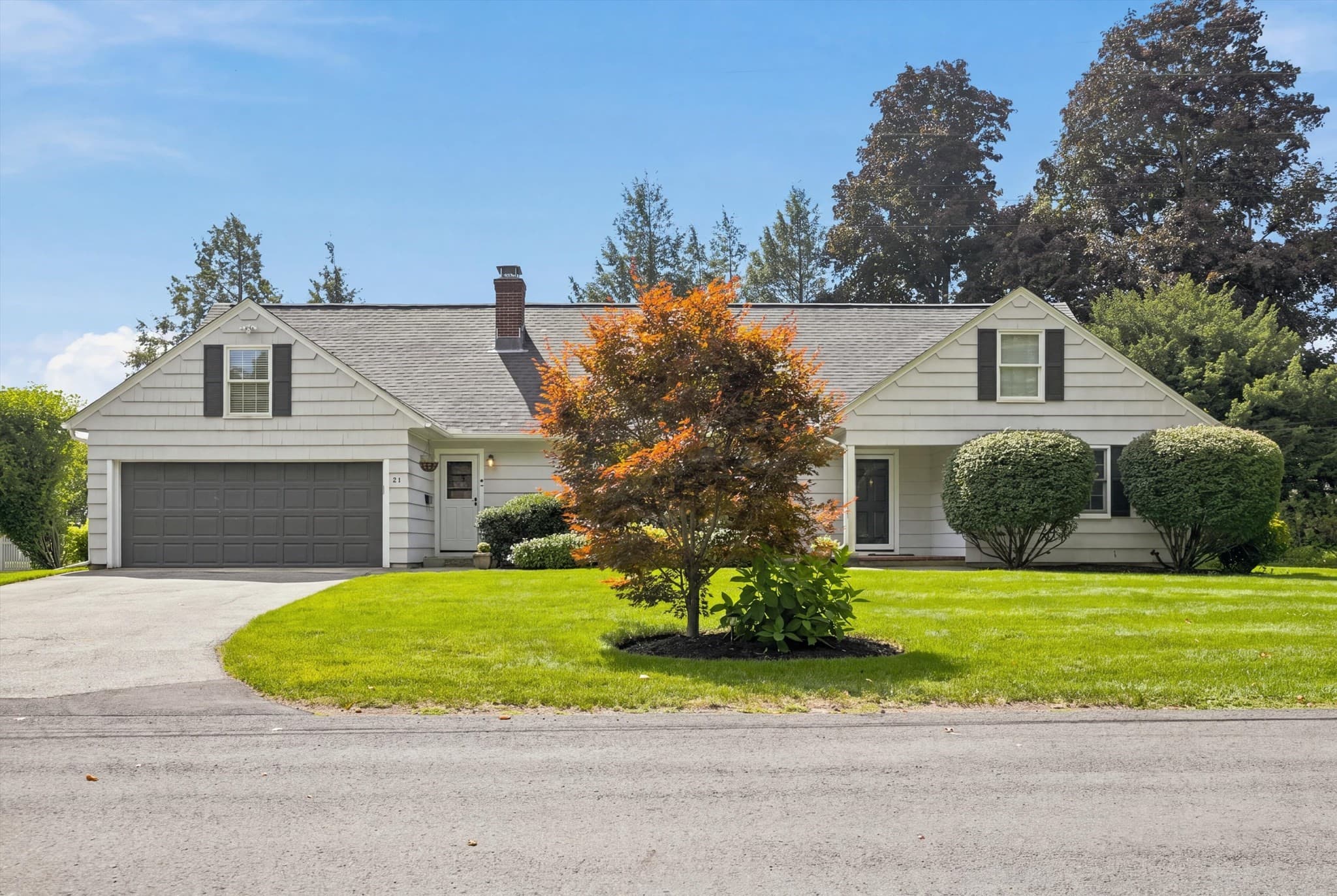 Single Family Residence at 21 Woodbridge Rd, North Andover MA 01845, North Andover, photo 2 of 30